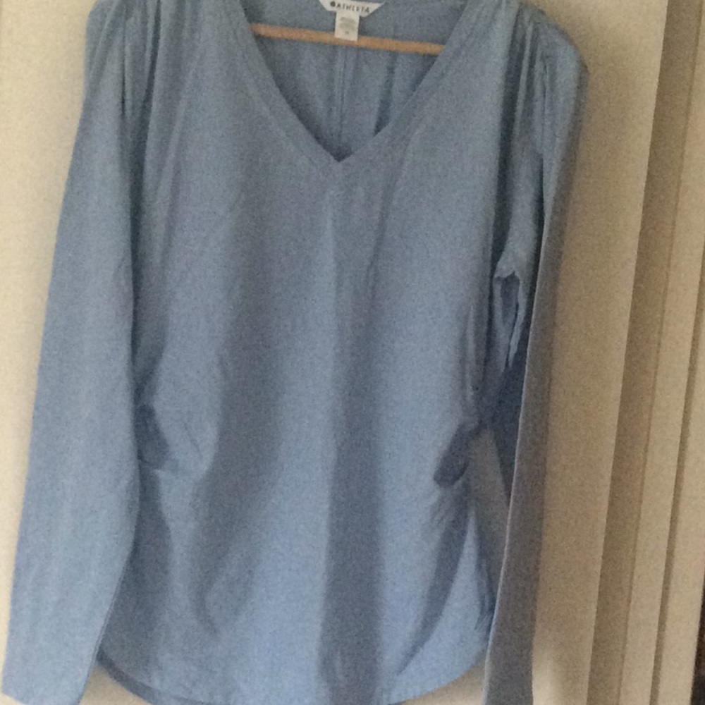 ATHLETA LONG SLEEVES LIGHT BLUE TOP SIZE M